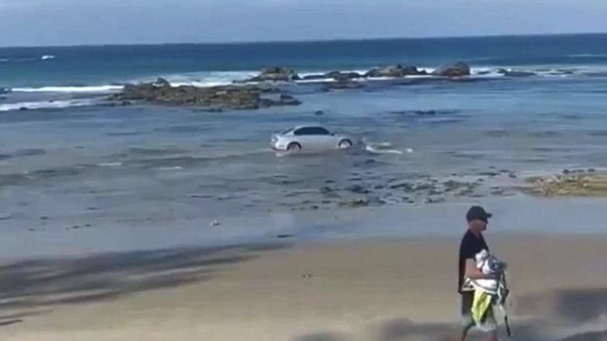 Subaru Legacy GT, drives into the ocean, Subaru all-wheel-drive capabilities
