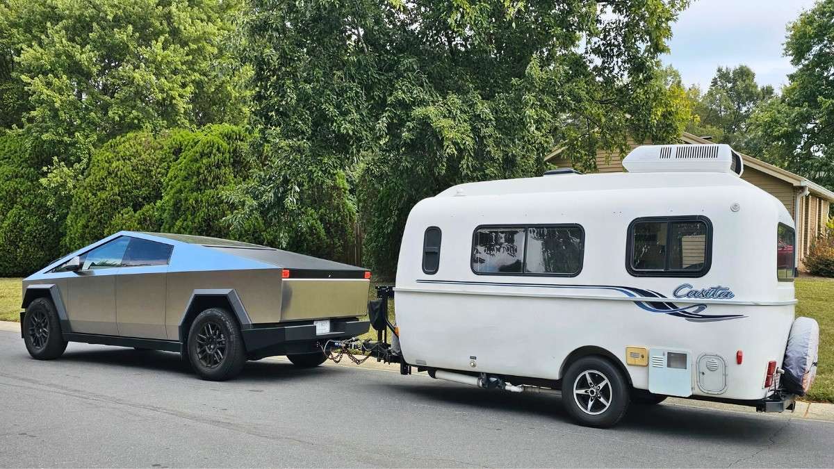 Tesla Cybertruck Owner Trying to Tow an Old Trailer Says The Cybertruck's Electronics Couldn't Handle The Power Demand From The 36 Incandescent Light Bulbs On The Trailer – He Adds, “The Old Light Bulbs Draw 10 Amps”