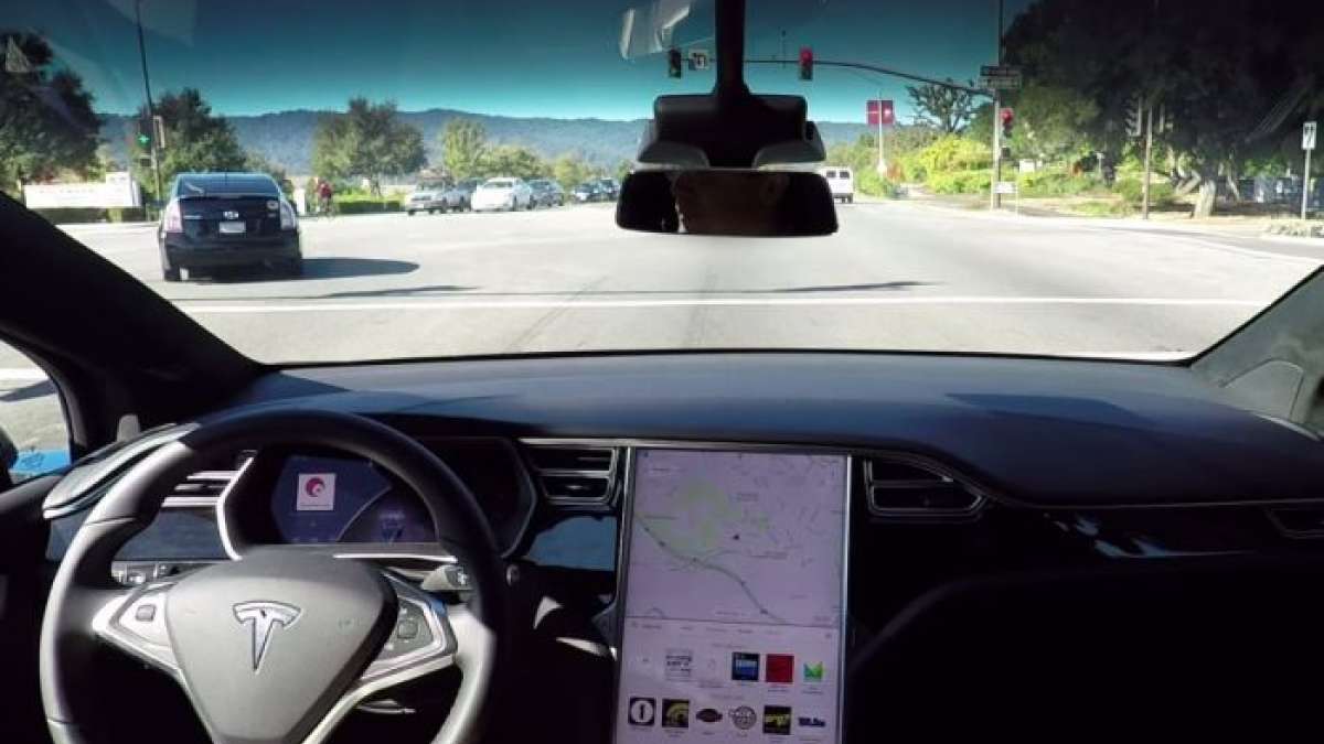 Tesla Autopilot in Action 1200x900 size