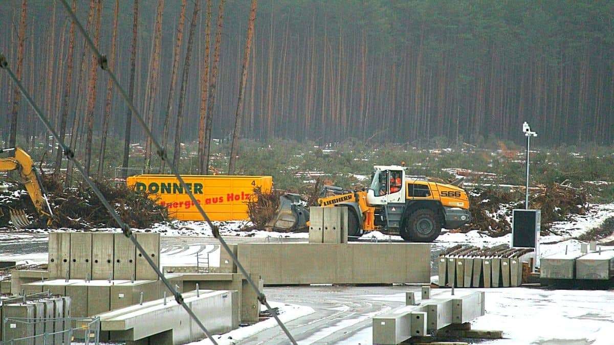 Tesla to build highway exit for Giga Berlin