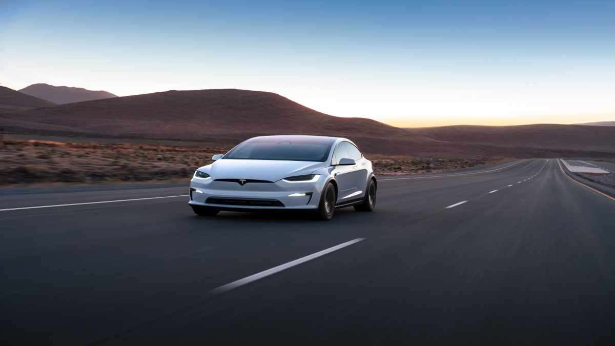 Tesla Hardware 4 Configuration To Have 11 Cameras - What Will Happen to Hardware 3?