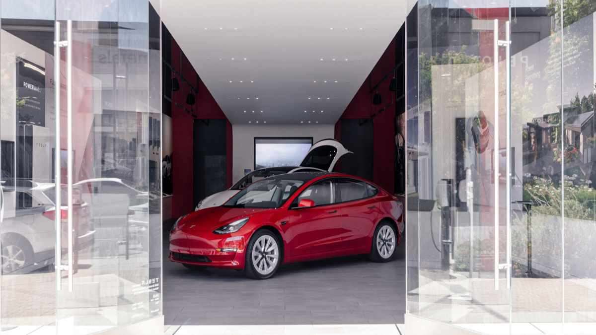 Tesla May Be Starting To Advertise: New Home Page