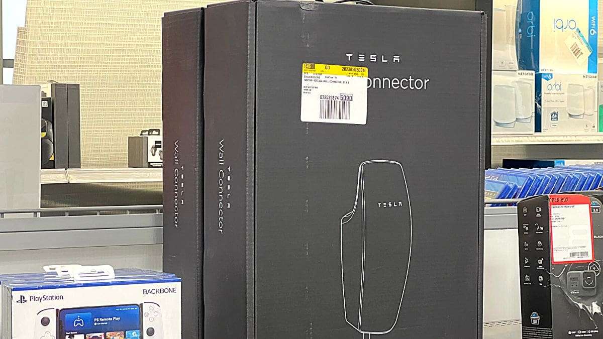 Tesla Mobile Connector Now Available at Best Buy