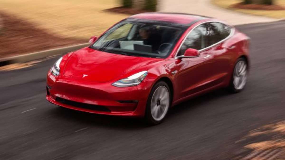 Tesla model 3 Red Color 1200x900 size