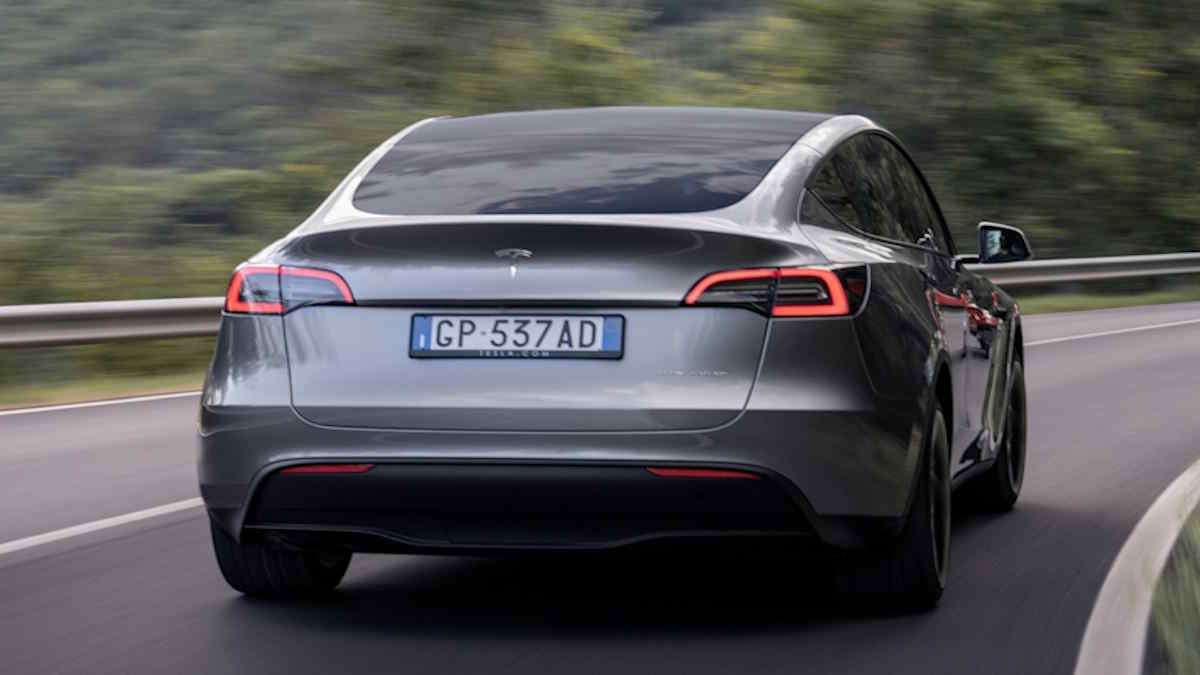 The Longest Range Tesla Model Y: A RWD Long Range At Giga Berlin With 350 Miles Of Range