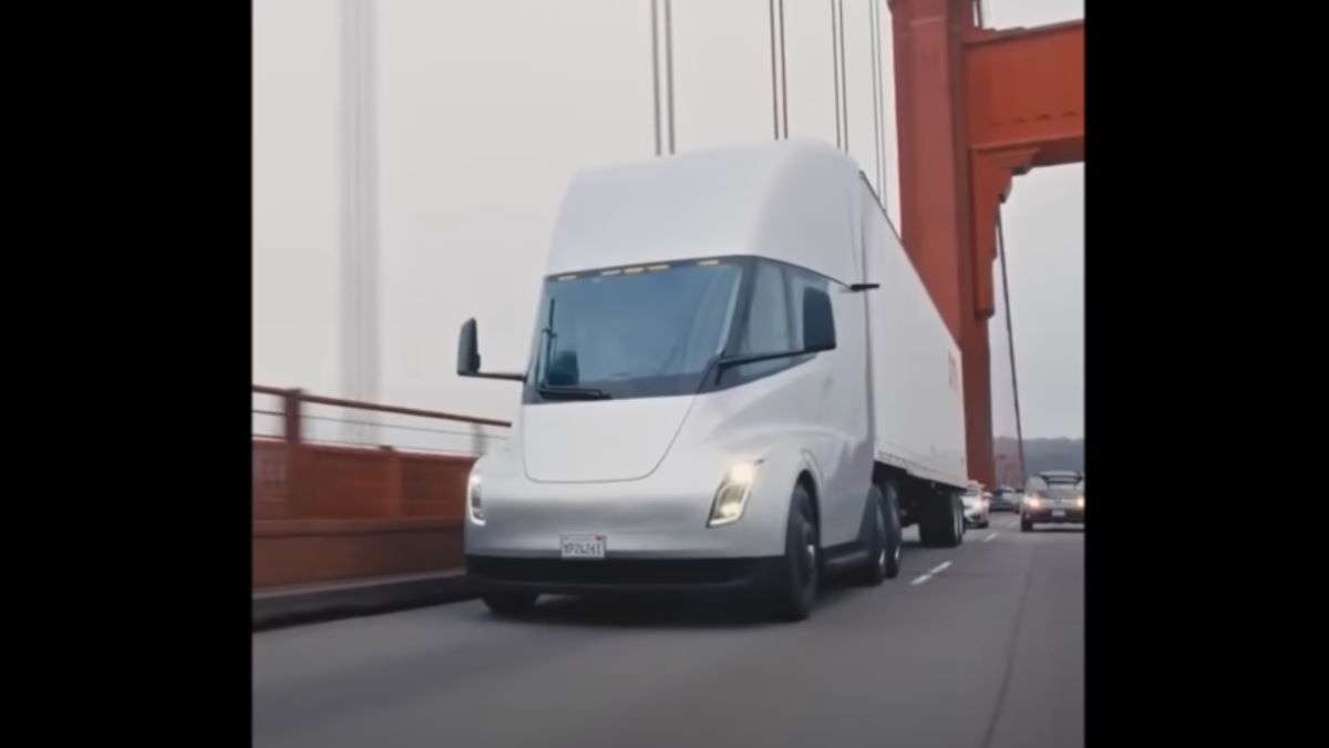 Tesla Semi Spotted on San Francisco Bridge