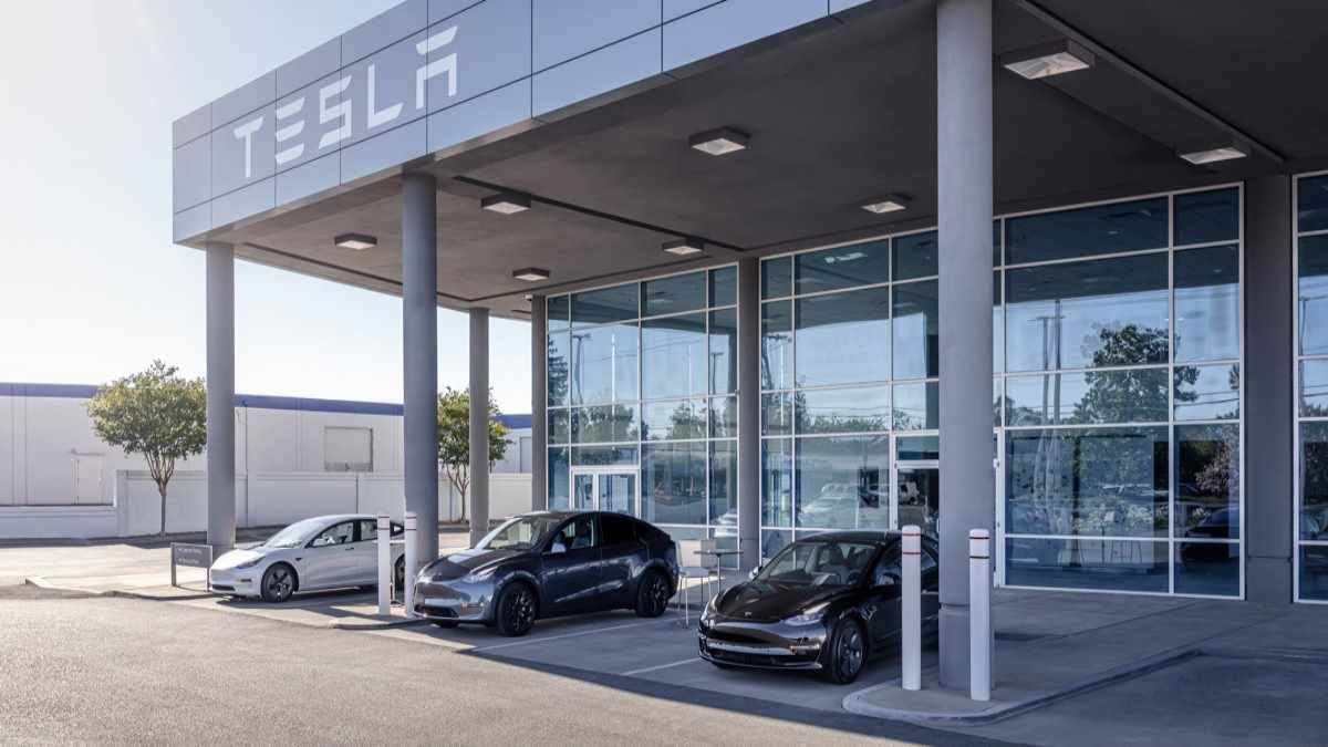 Tesla to Expand Insurance Internationally - Starting with the U.K.