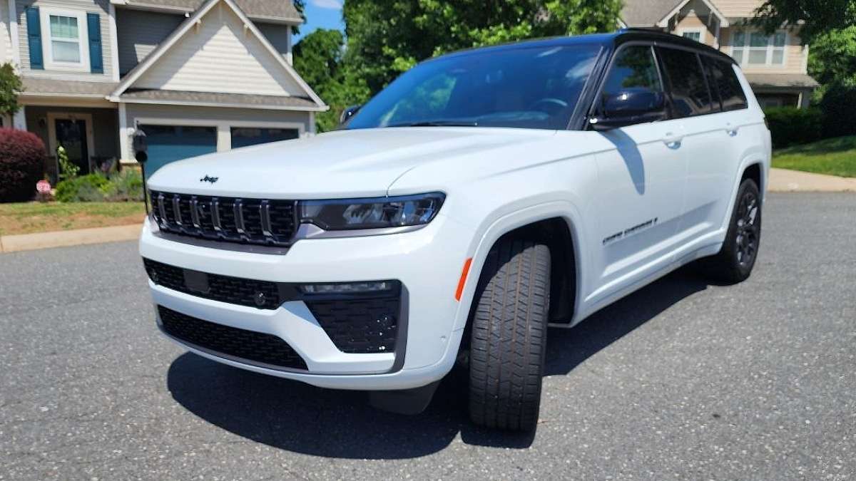 I Was Looking To Upgrade My Volvo To a Land Rover, But Came Across The 2026 Jeep Grand Cherokee and 3 Things Pleasantly Surprised Me