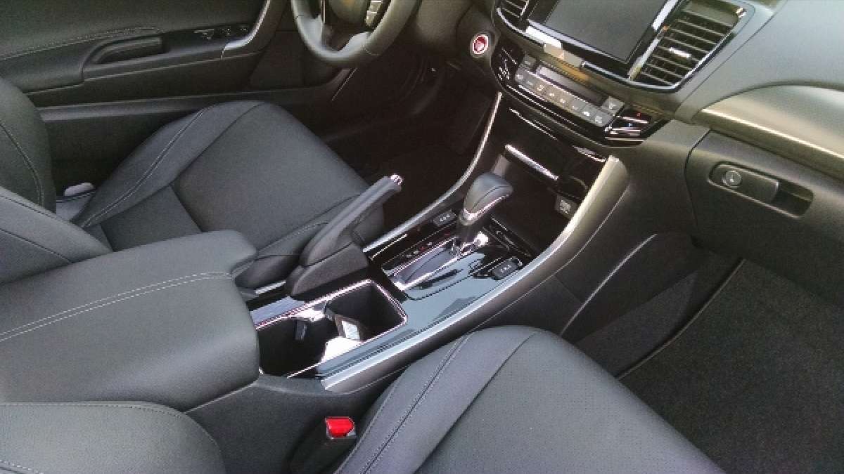 2016_Accord_High-Tech_Interior