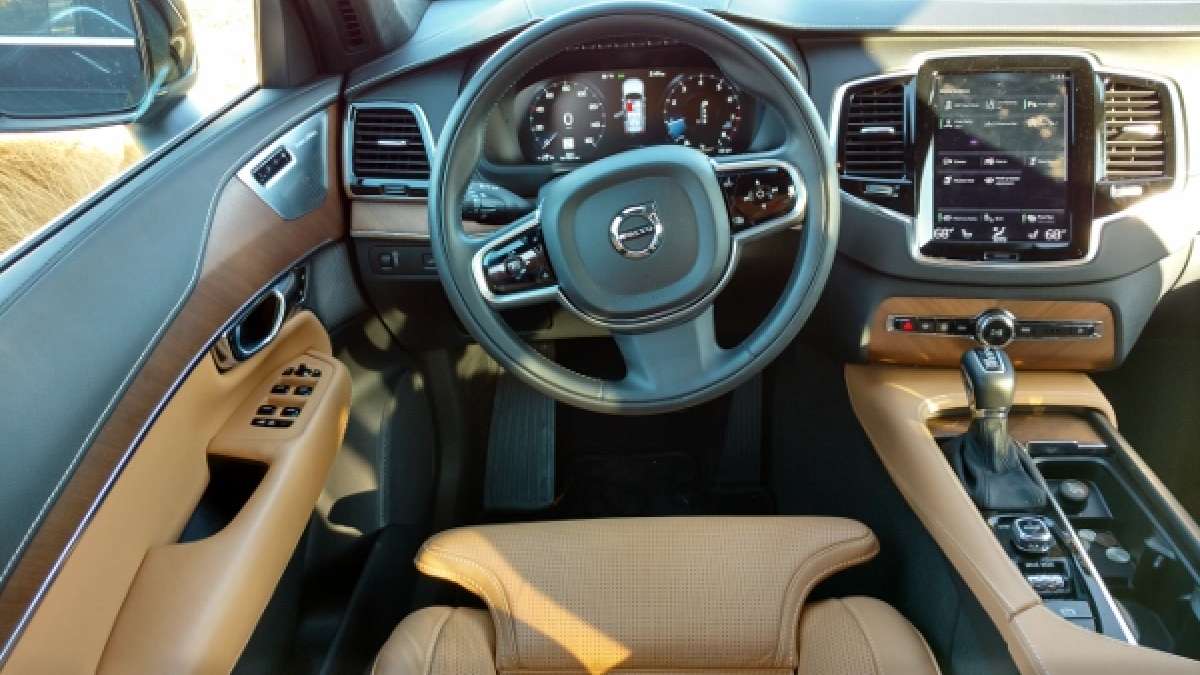 2018_Volvo_Interior
