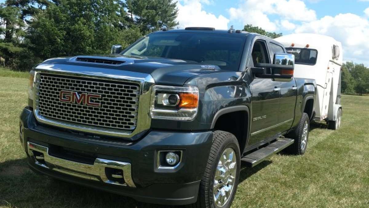 sierra 2500 denali with trailer