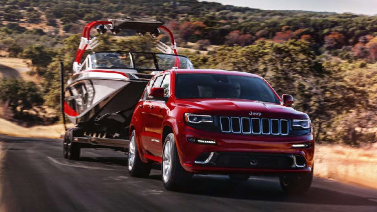 srt pulling a boat