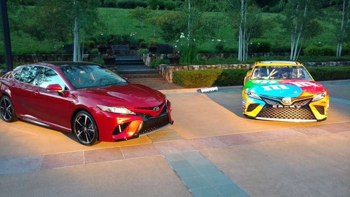 CAmry_Design_NASCAR_Inspired