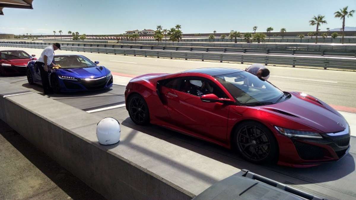 2017_Acura_NSX_Track_Experience