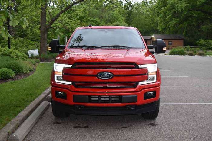 2019 Ford F-150 grille, LED headlights