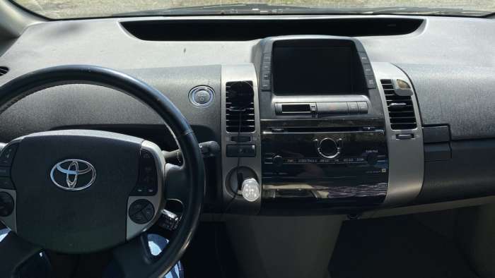2008 Toyota Prius Interior Front 