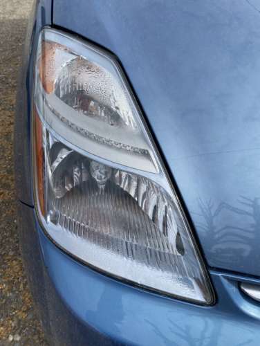 2008 Toyota Prius HID Light with water intrusion