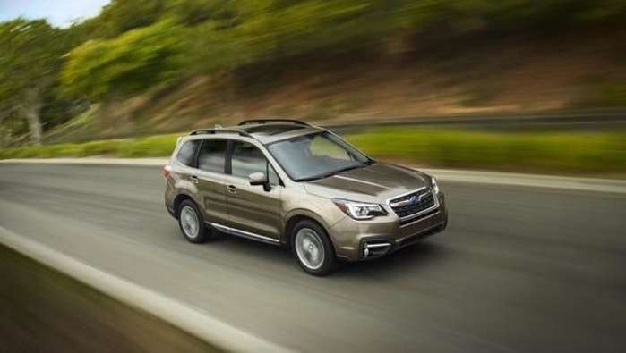 2015-2018 Subaru Forester side view