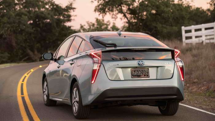 2016 Toyota Prius Limited Teal Color