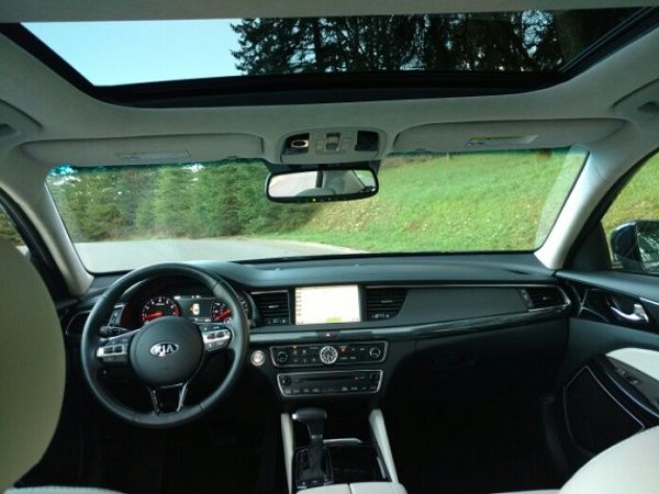 2017_Kia_Cadenza_Glass_Roof_McCants