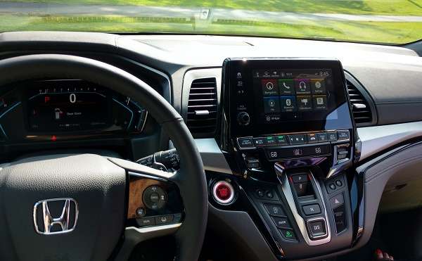Redesigned_Dash_For_2018_Honda Odyssey