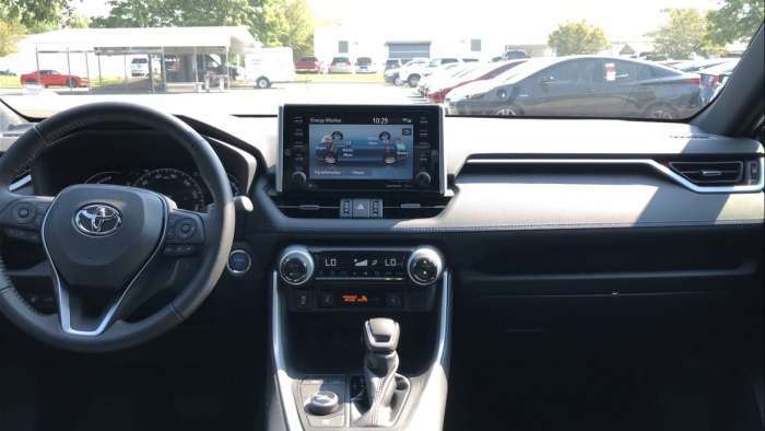 2019 Toyota RAV4 XSE Hybrid Interior