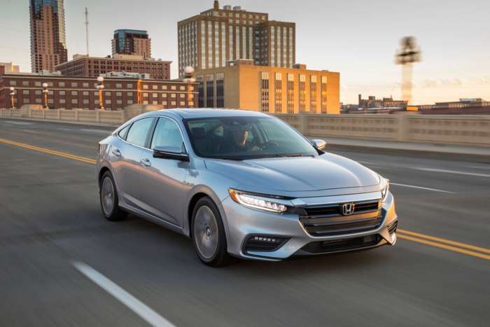 2020 Honda Insight Silver front shot