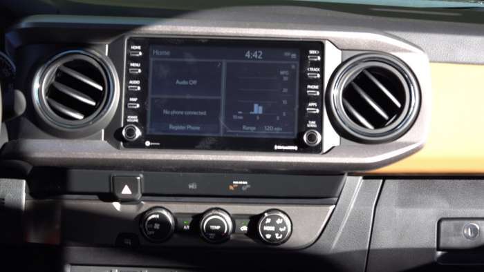 2020 Toyota Tacoma multimedia touch screen