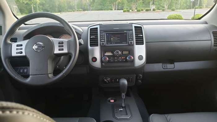 2020 Nissan Frontier Pro 4X Interior Dash