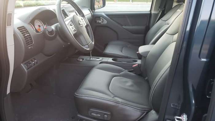 2020 Nissan Frontier Pro 4X front seat
