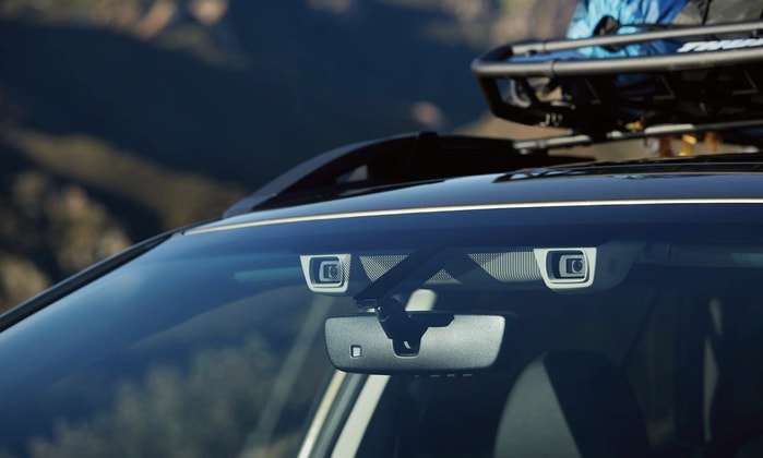 2020 Subaru Outback EyeSight uses stereo cameras mounted at the top of the windshield