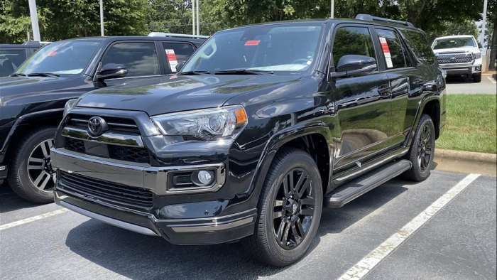 2020 Toyota 4Runner Limited Nightshade Midnight Black profile and front end