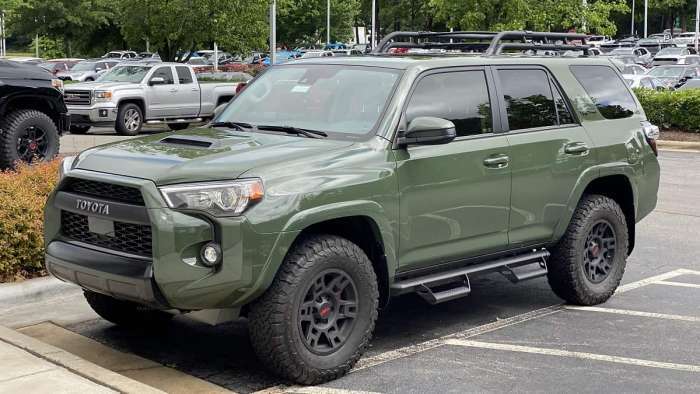 2020 Toyota 4Runner TRD Pro Army Green profile front end
