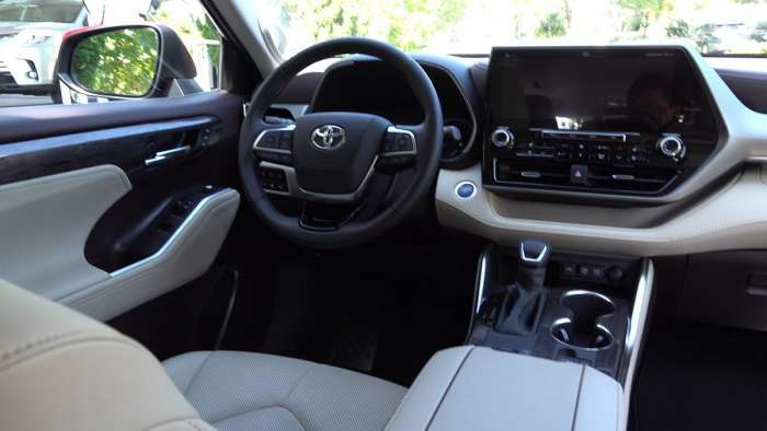 2020 Toyota Highlander Hybrid Limited interior beige