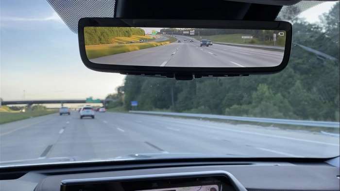 2020 Toyota Highlander Platinum digital rearview mirror