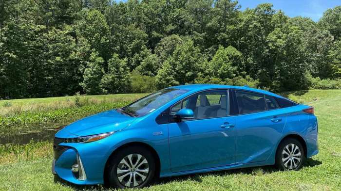 2020 Toyota Prius Prime Limited Blue Magnetism profile view