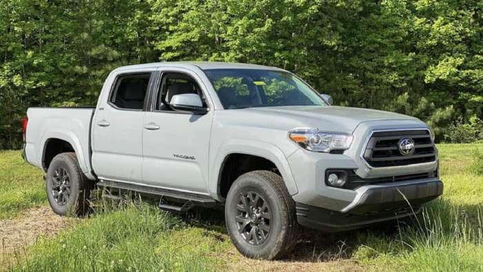 2020 Toyota Tacoma SR5 double cab Cement color profile and front end