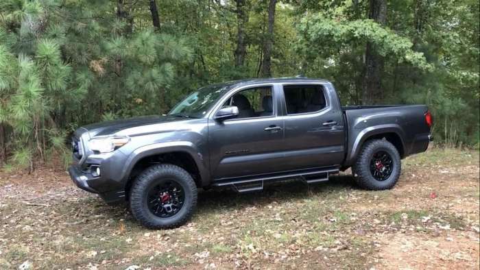 2020 Toyota Tacoma SR5 Double Cab Magnetic Gray profile view