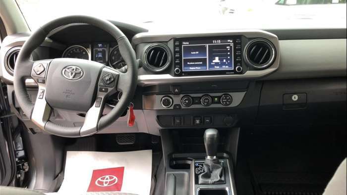 2020 Toyota Tacoma SR5 interior multimedia touch screen display