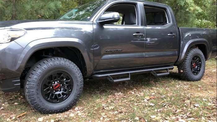 2020 Toyota Tacoma SR5 Double Cab Magnetic Gray Metallic profile view xp predator package
