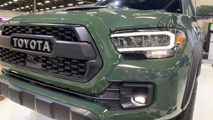 2020 Toyota Tacoma TRD Pro Army Green front end