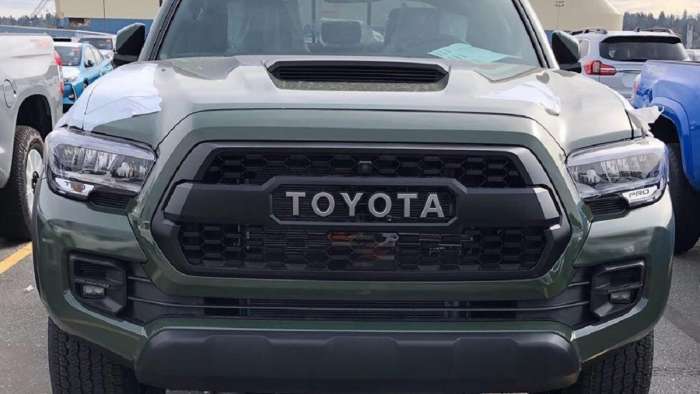 2020 Toyota Tacoma TRD Pro Army Green front grille front end