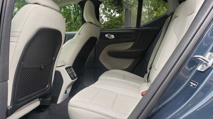 2020 Volvo XC40 AWD Inscription rear seat