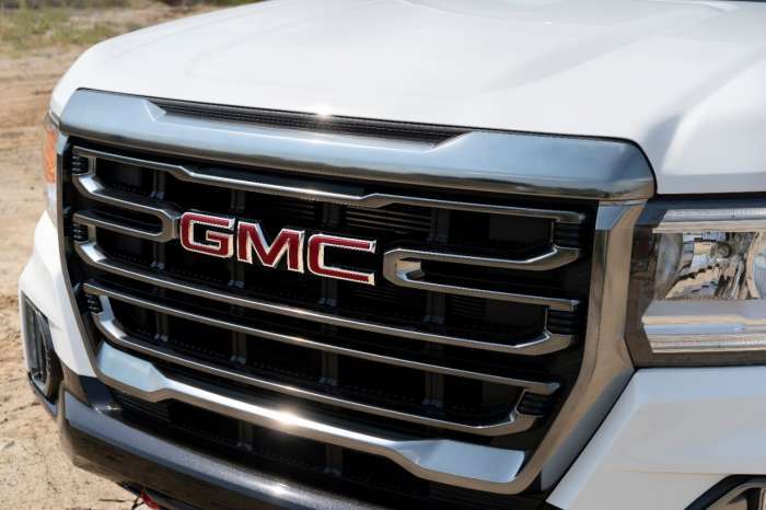 2021 GMC Canyon AT4 off-road grille