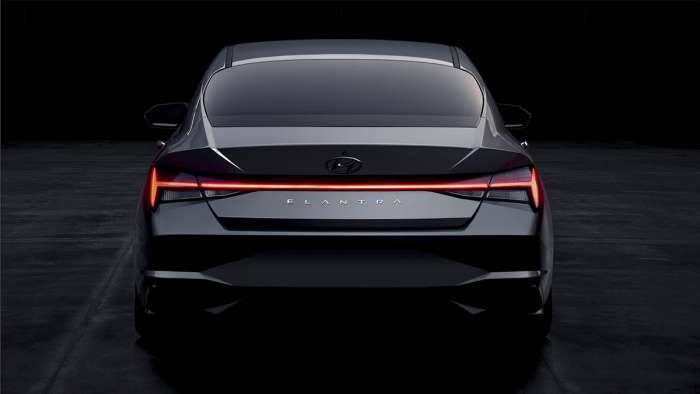 2021 Elantra rear view