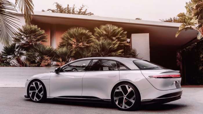 2021 Lucid Air side view