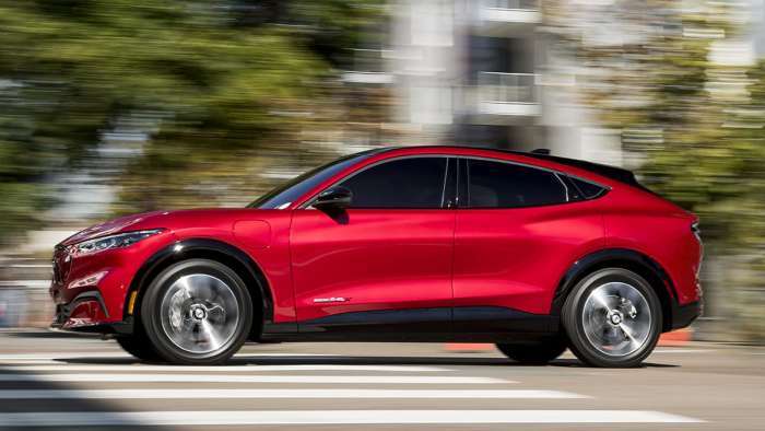 2021 Mustang mach e sideview