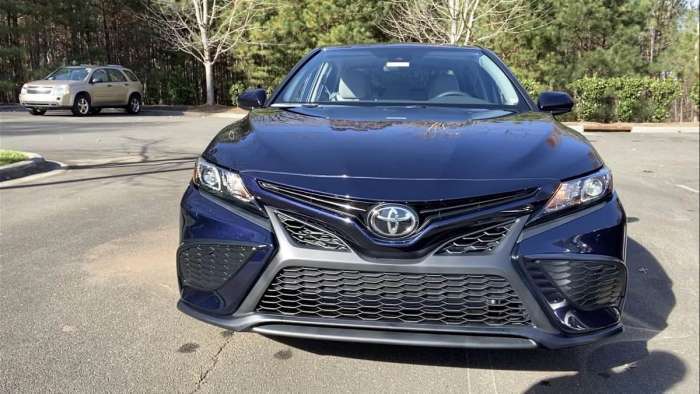 2021 Toyota Camry SE Blueprint front end front grille