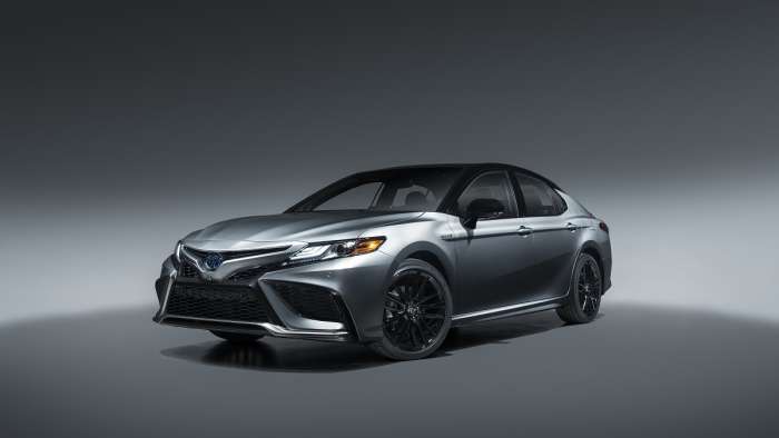 2021 Toyota Camry XSE Hybrid Celestial Silver Metallic front end profile view