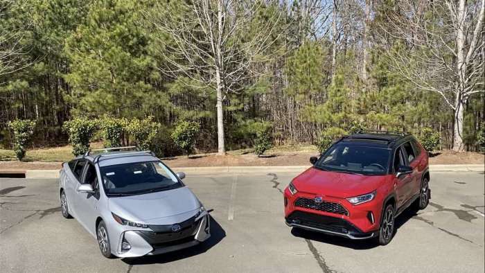 2021 Toyota Prius Prime Limited Classic Silver 2021 Toyota RAV4 Prime XSE Supersonic Red